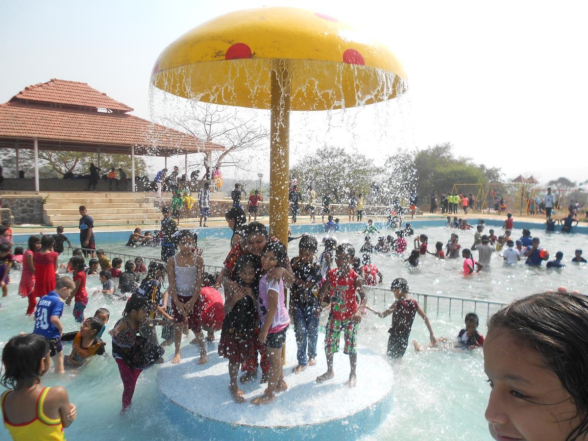 Hill County Resorts - Mumbai — Photos 2